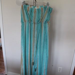 LA MADE SLEEVELESS DRESS